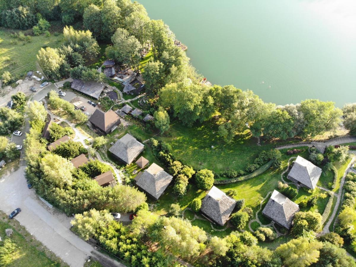 Akmenos Villas & Bungalow Brazuole Экстерьер фото